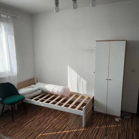 Jana Jonasa 19 * Zahorska Bystrica